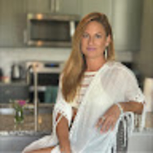 Meet your Posher, Tina - Picture 1 of 1